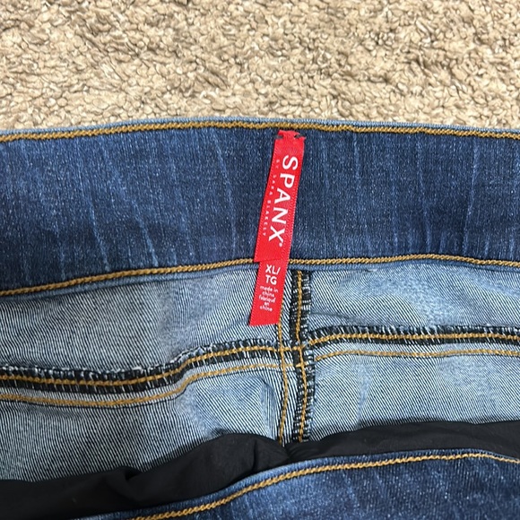 Spanx Skinny Jeans - Picture 2 of 5